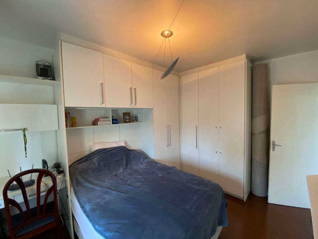 Apartamento à venda com 2 quartos, 70m² - Foto 4