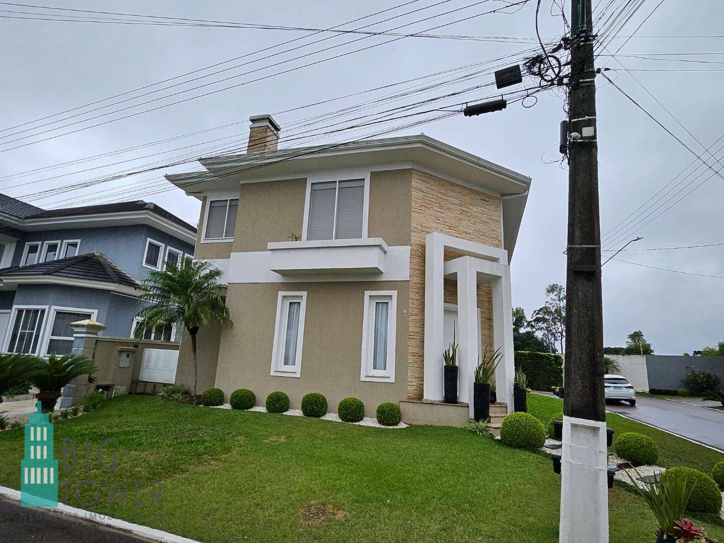 Casa de Condomínio à venda com 4 quartos, 305m² - Foto 2