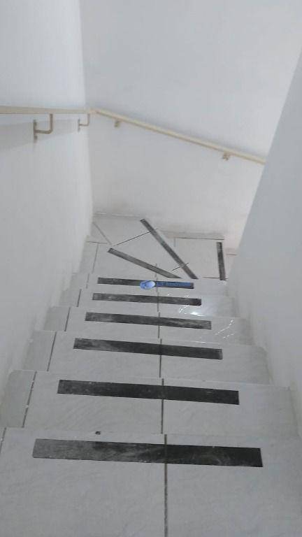 Sobrado para alugar com 2 quartos, 97m² - Foto 11