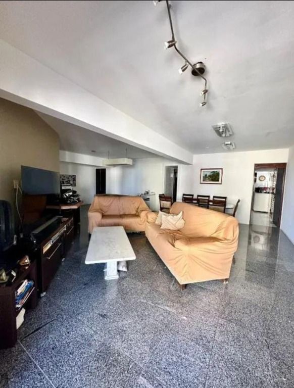 Apartamento à venda com 4 quartos, 195m² - Foto 8