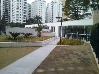 Apartamento para alugar com 3 quartos, 200m² - Foto 23