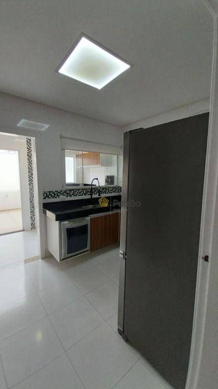 Sobrado para alugar com 3 quartos, 221m² - Foto 13