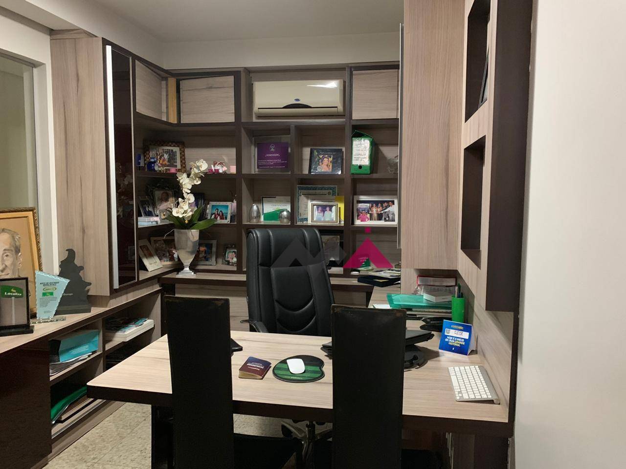 Apartamento à venda com 3 quartos, 231m² - Foto 12