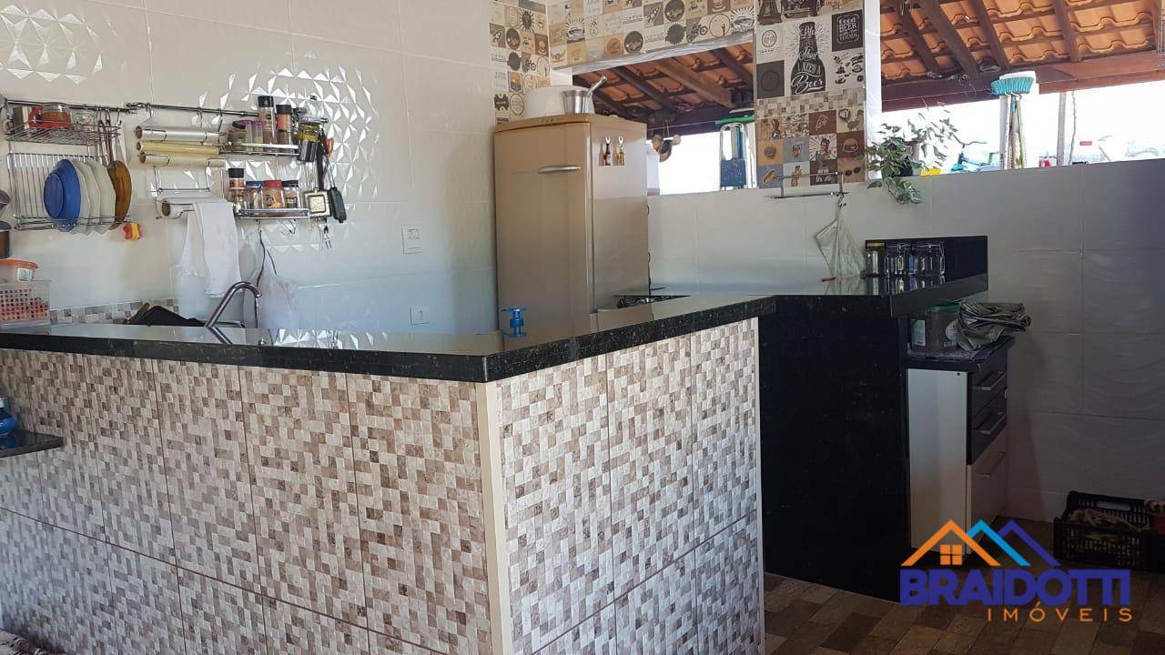 Chácara à venda com 3 quartos, 250m² - Foto 11