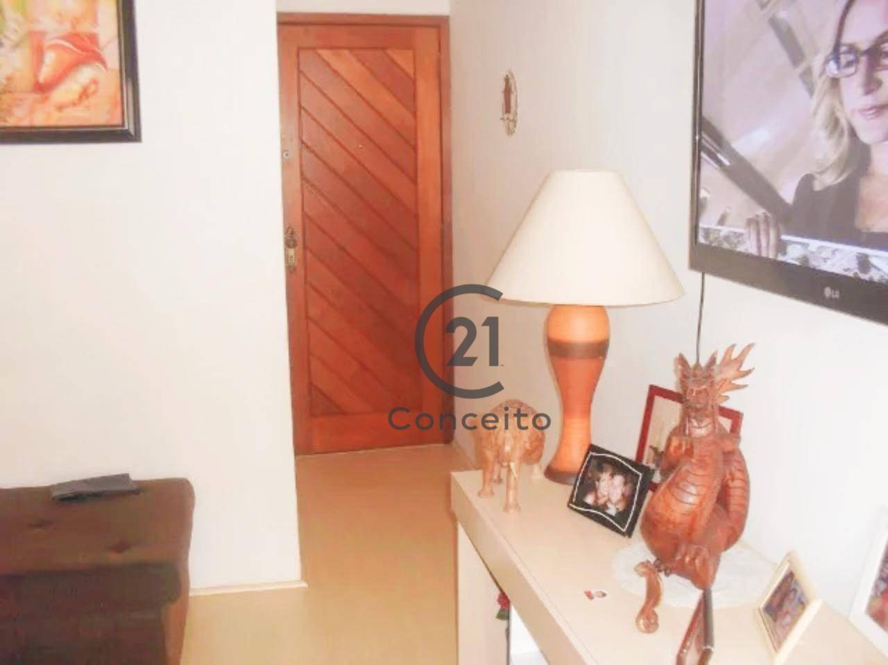 Apartamento à venda com 2 quartos, 70m² - Foto 2