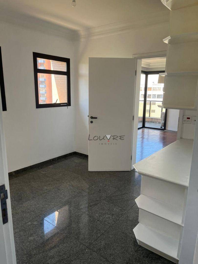 Apartamento para alugar com 4 quartos, 235m² - Foto 11