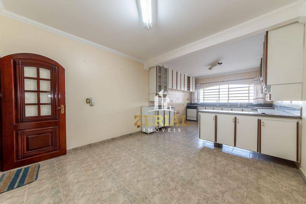 Sobrado à venda com 3 quartos, 304m² - Foto 4