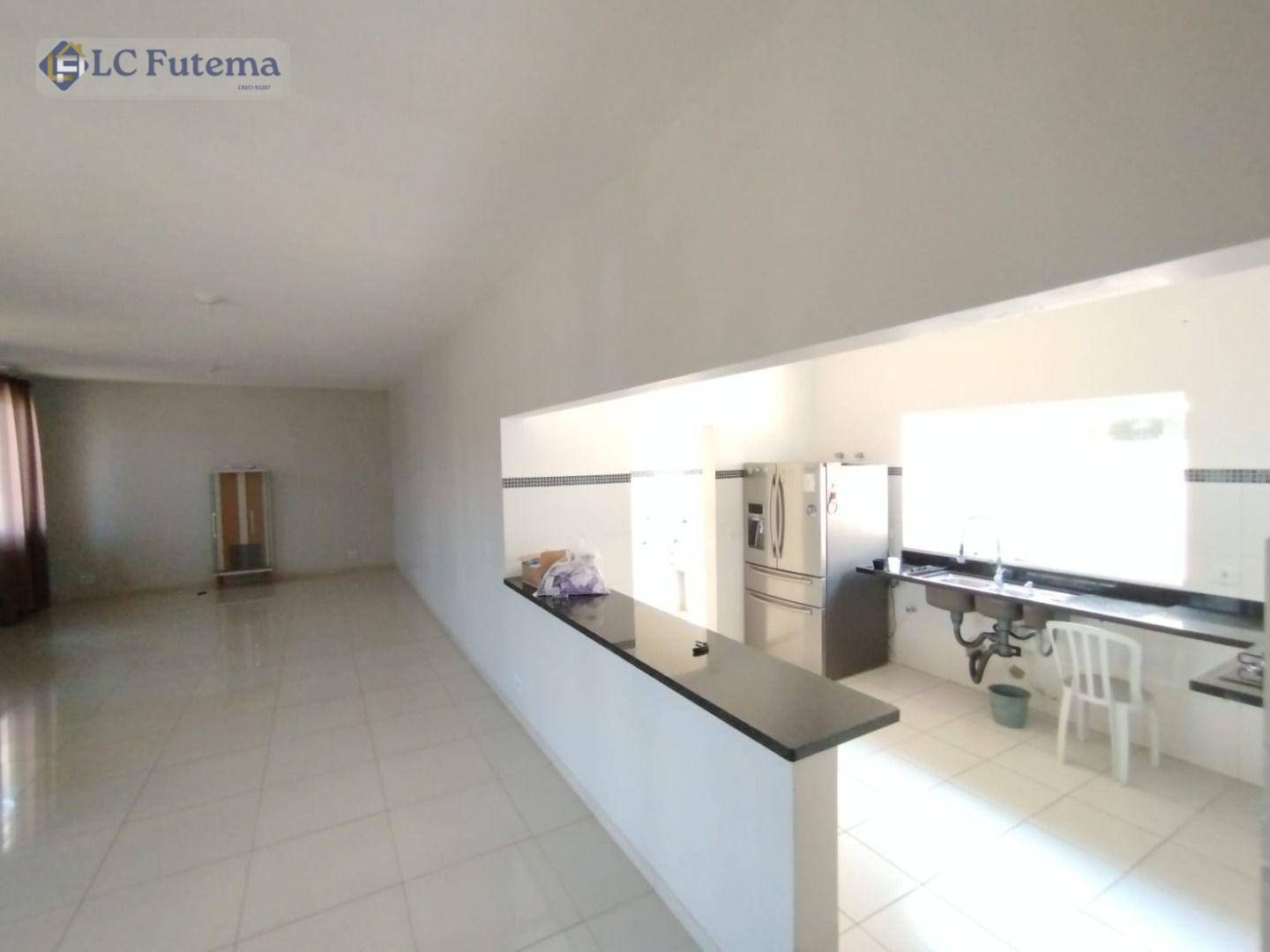 Casa de Condomínio para alugar com 3 quartos, 300m² - Foto 10