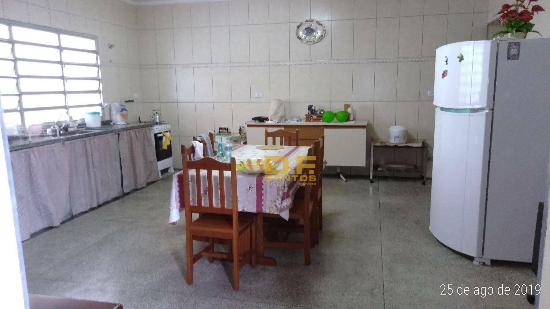 Casa à venda com 3 quartos, 138m² - Foto 8