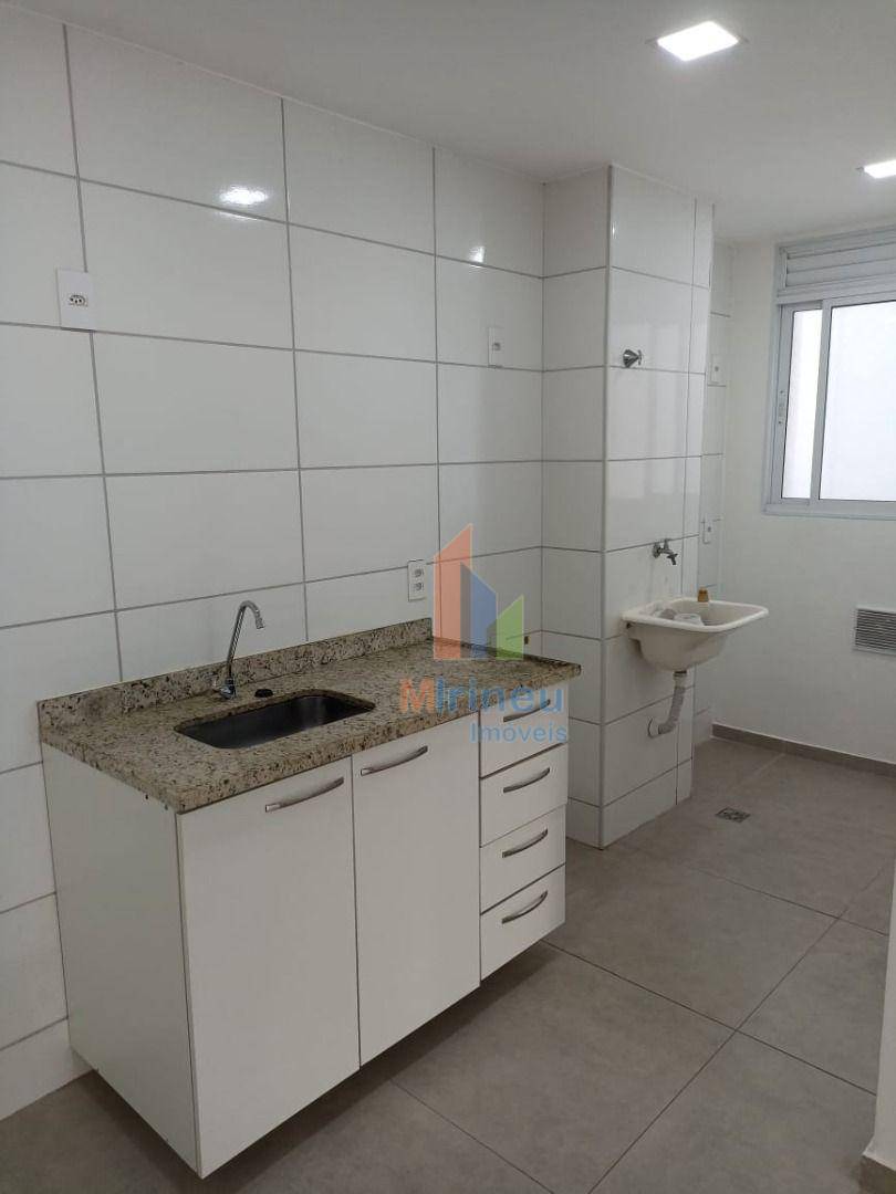 Apartamento para alugar com 2 quartos, 55m² - Foto 4