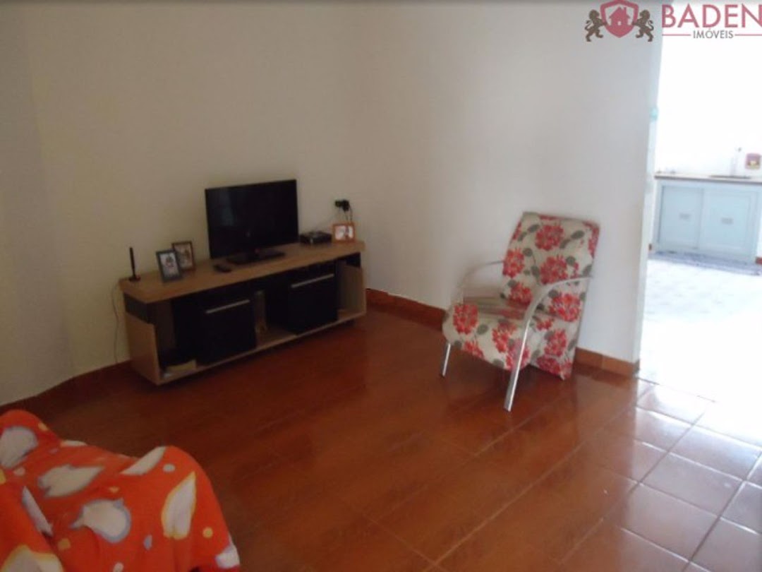 Casa à venda com 5 quartos, 240m² - Foto 10