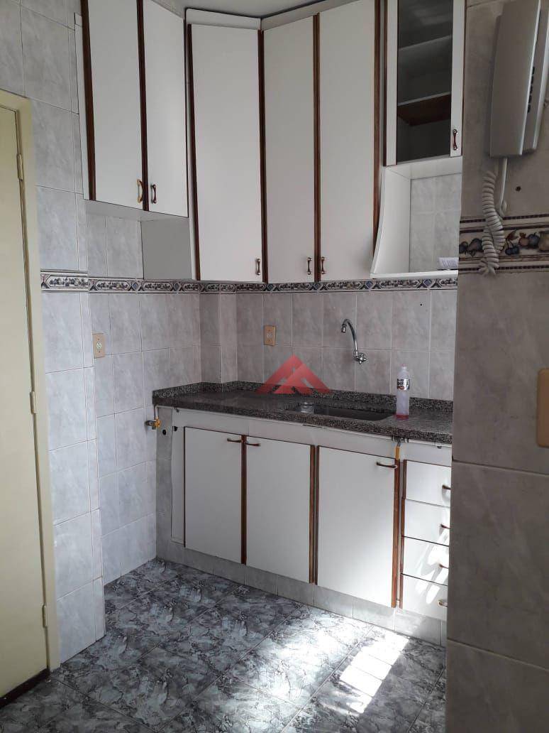 Apartamento à venda com 2 quartos, 70m² - Foto 7