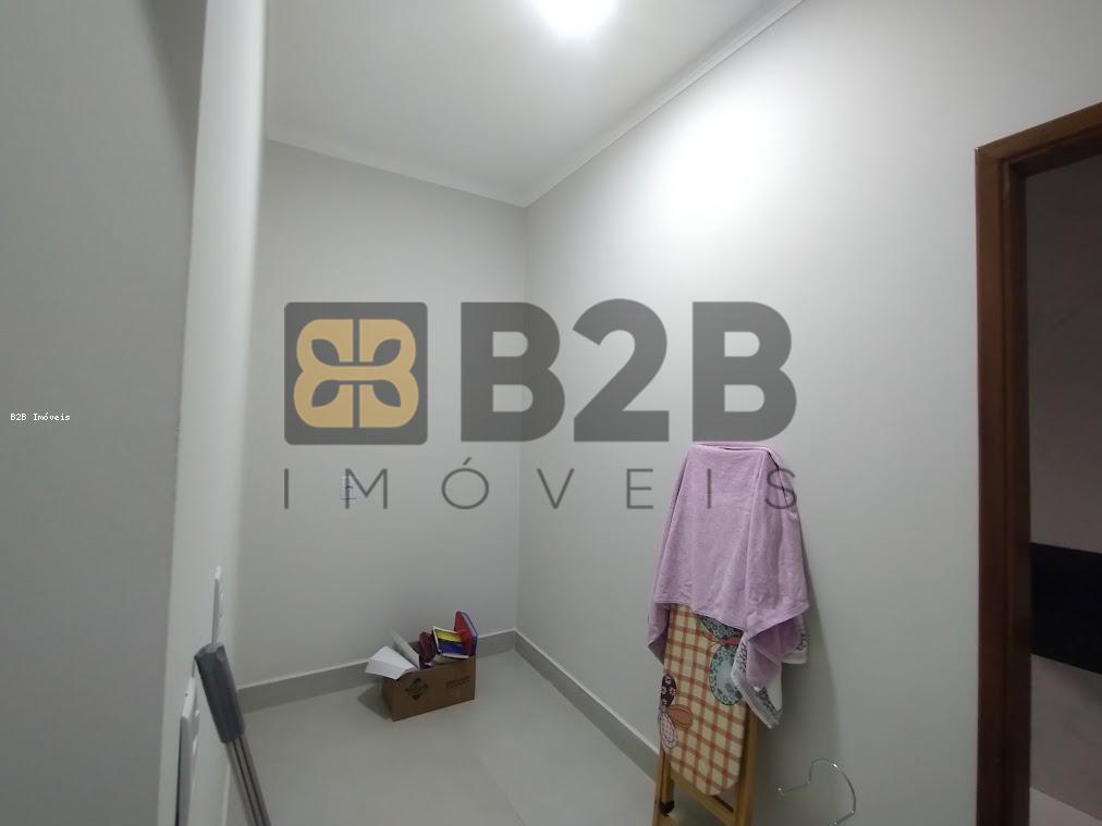 Casa à venda com 2 quartos, 125m² - Foto 11