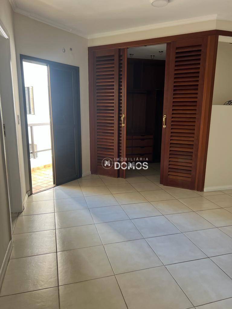 Apartamento para alugar com 4 quartos, 315m² - Foto 15