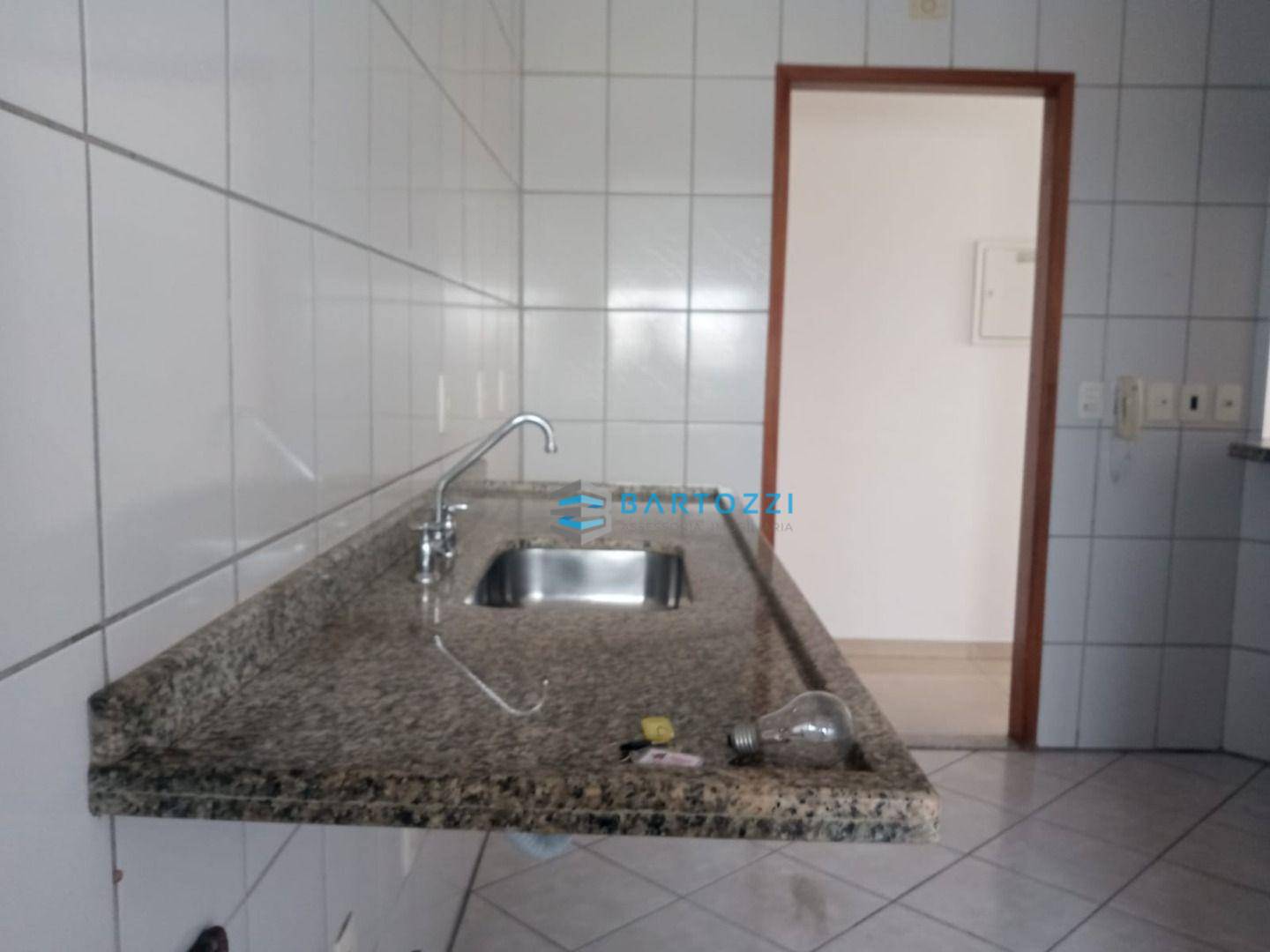 Apartamento à venda com 2 quartos, 70m² - Foto 9