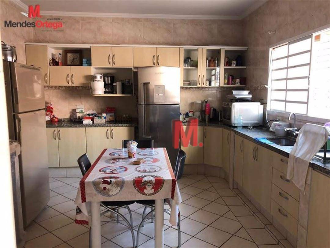 Casa à venda com 3 quartos, 244m² - Foto 14