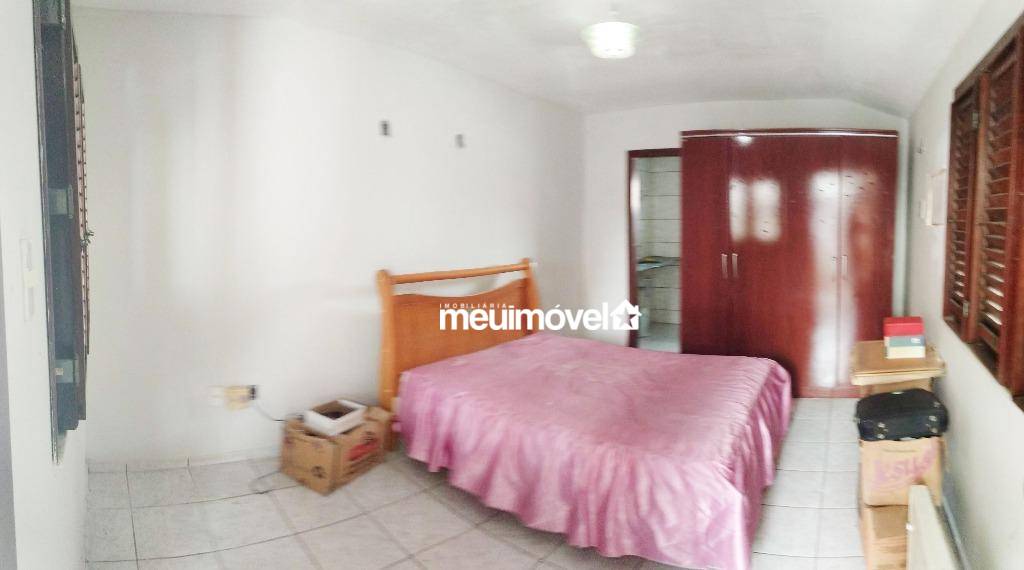 Casa à venda com 6 quartos, 260m² - Foto 10