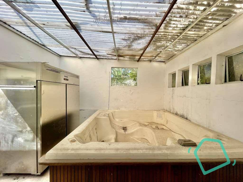 Casa à venda com 4 quartos, 253m² - Foto 32