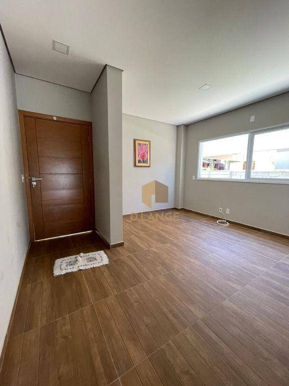 Casa de Condomínio à venda com 3 quartos, 219m² - Foto 3