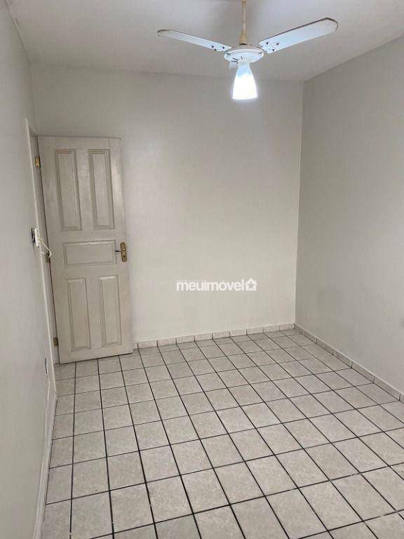 Casa à venda com 3 quartos, 200m² - Foto 3