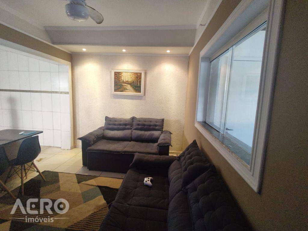 Casa à venda com 2 quartos, 135m² - Foto 1