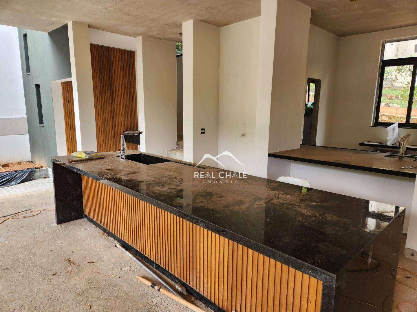 Casa de Condomínio à venda com 4 quartos, 355m² - Foto 5