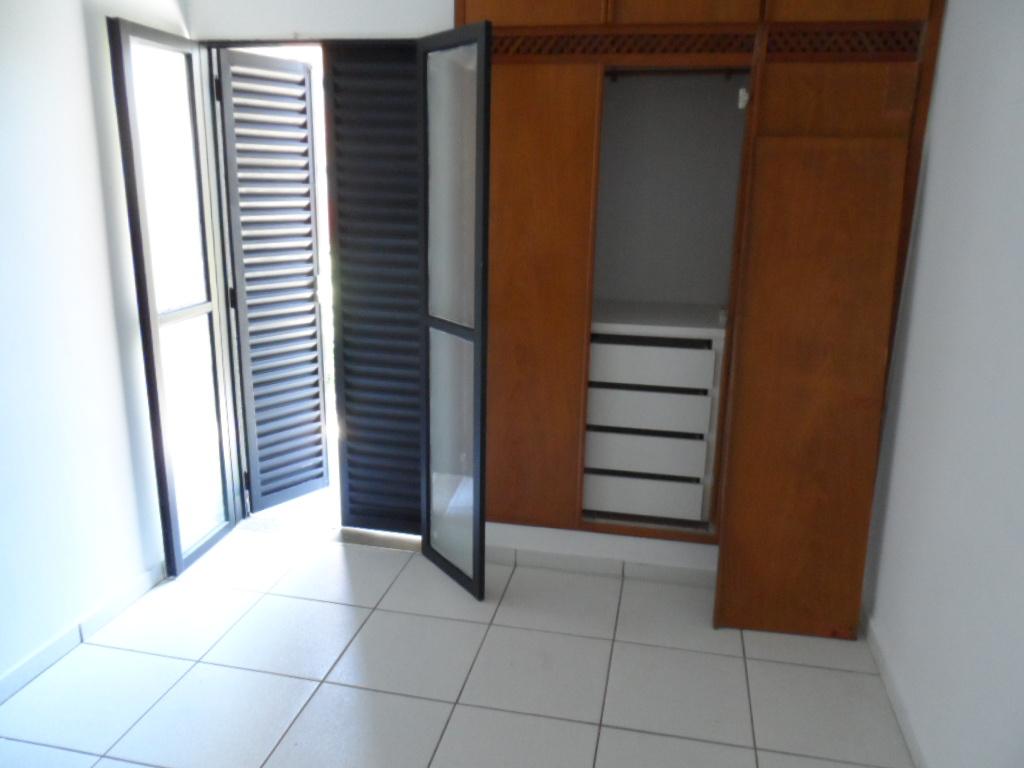 Apartamento para alugar com 3 quartos, 82m² - Foto 6