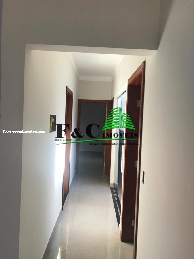 Casa à venda com 3 quartos, 250m² - Foto 10