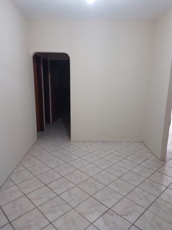 Casa à venda com 3 quartos, 111m² - Foto 2