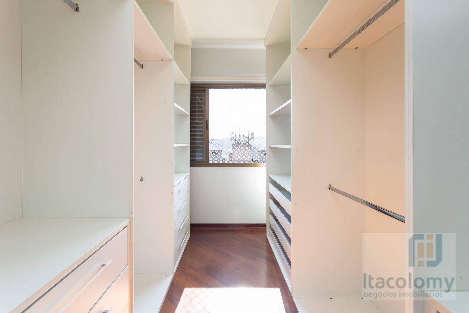 Apartamento para alugar com 3 quartos, 288m² - Foto 27