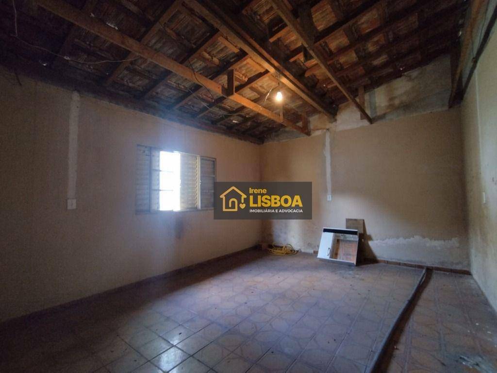 Casa à venda com 2 quartos, 250m² - Foto 7