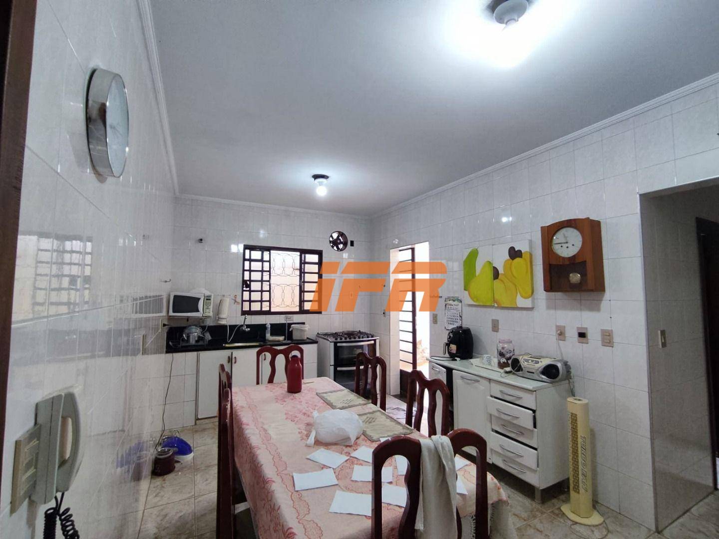 Casa à venda com 6 quartos, 254m² - Foto 55