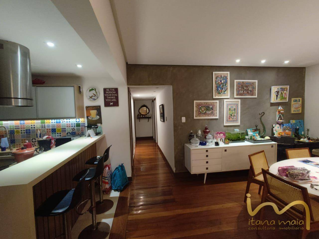 Apartamento à venda com 3 quartos, 145m² - Foto 2