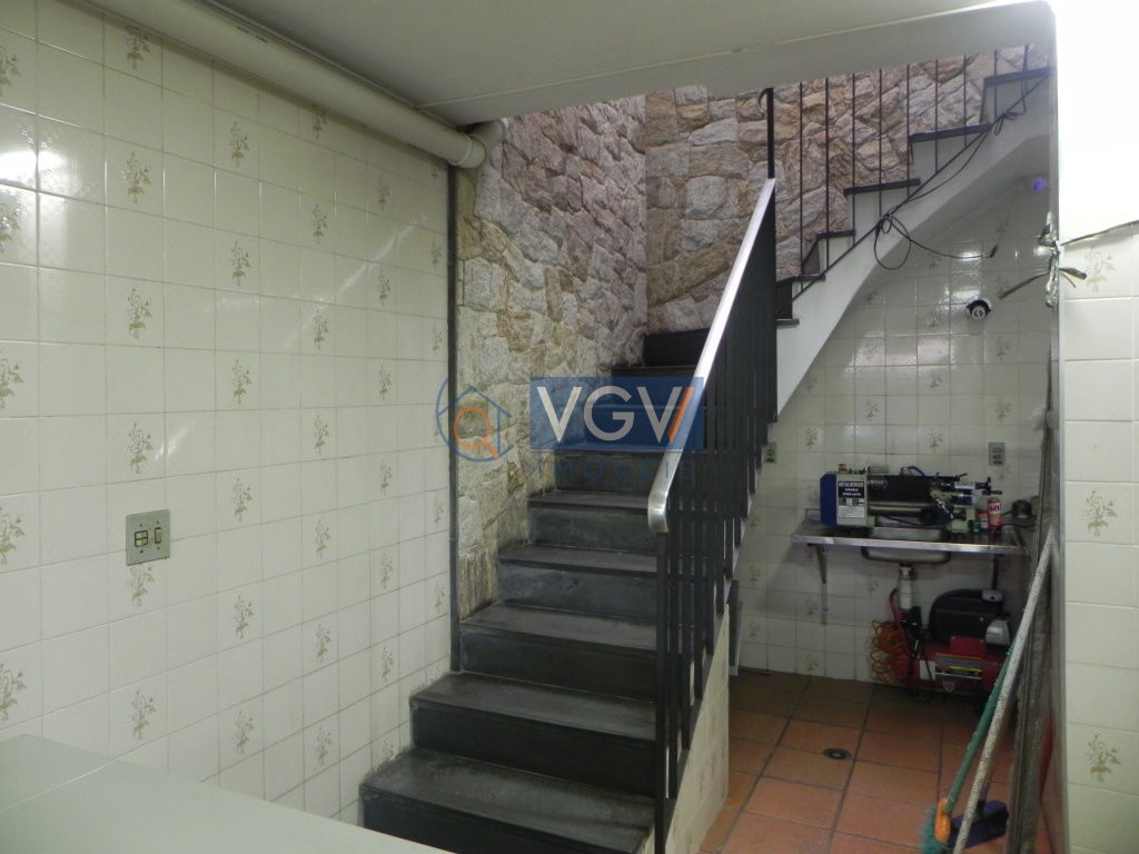 Sobrado à venda e aluguel com 3 quartos, 246m² - Foto 10