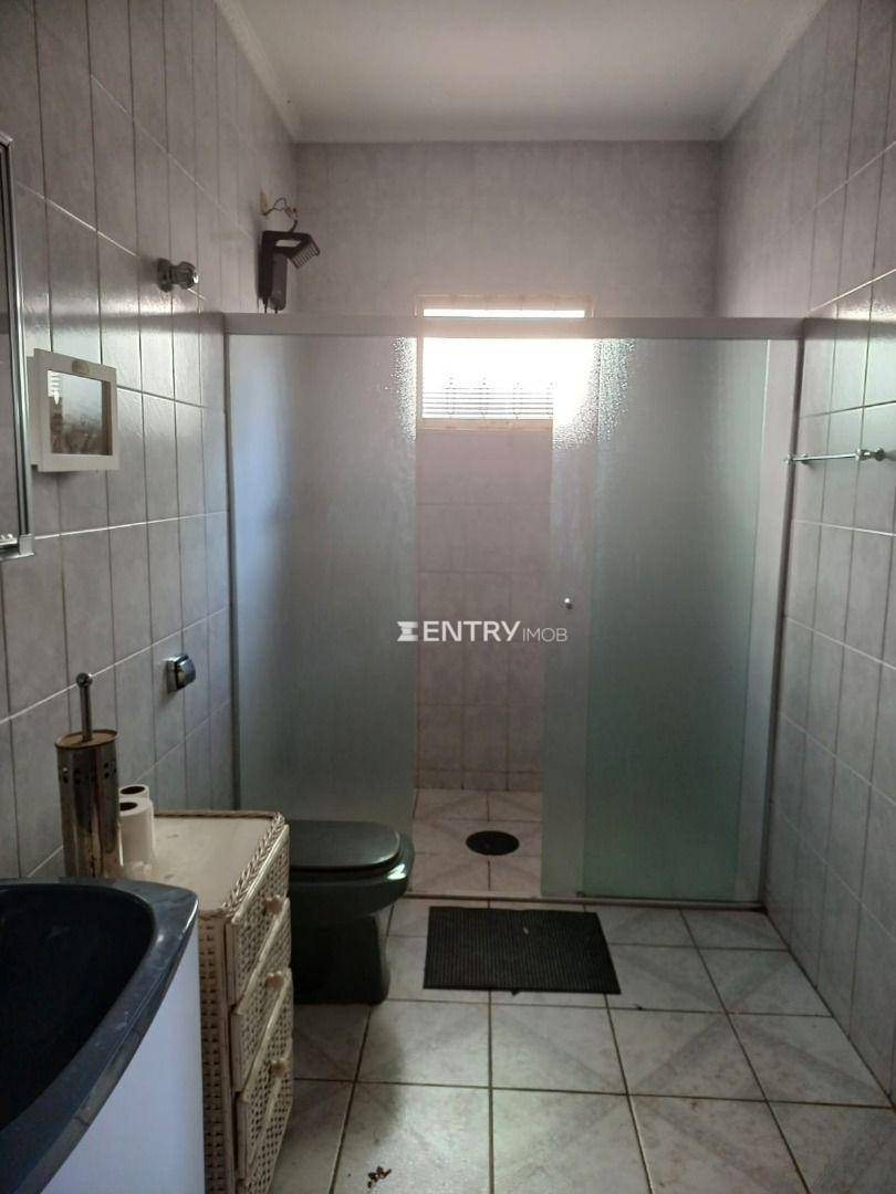 Casa de Condomínio para alugar com 3 quartos, 380m² - Foto 17