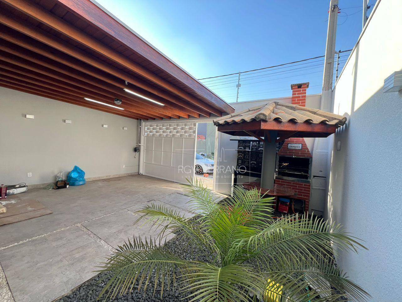 Casa à venda com 3 quartos, 130m² - Foto 1