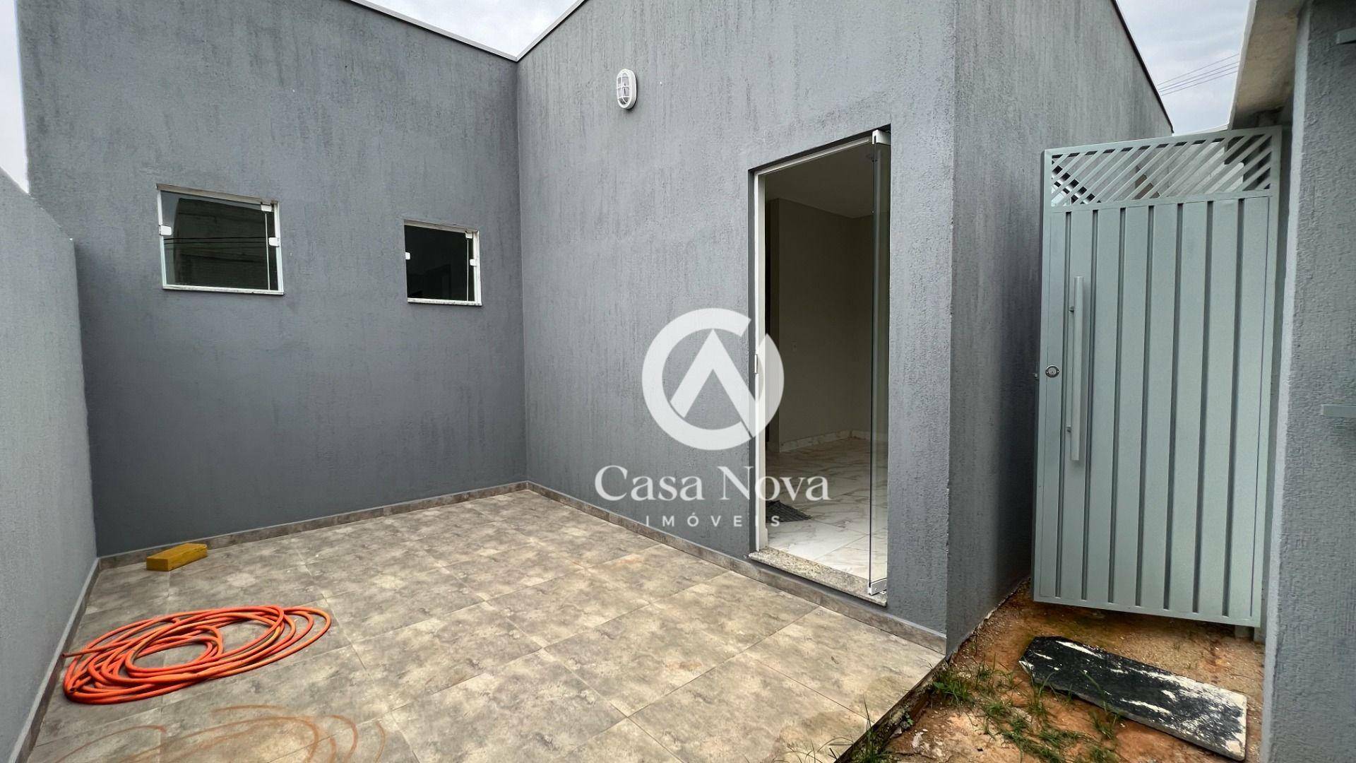 Casa à venda com 2 quartos, 200m² - Foto 2