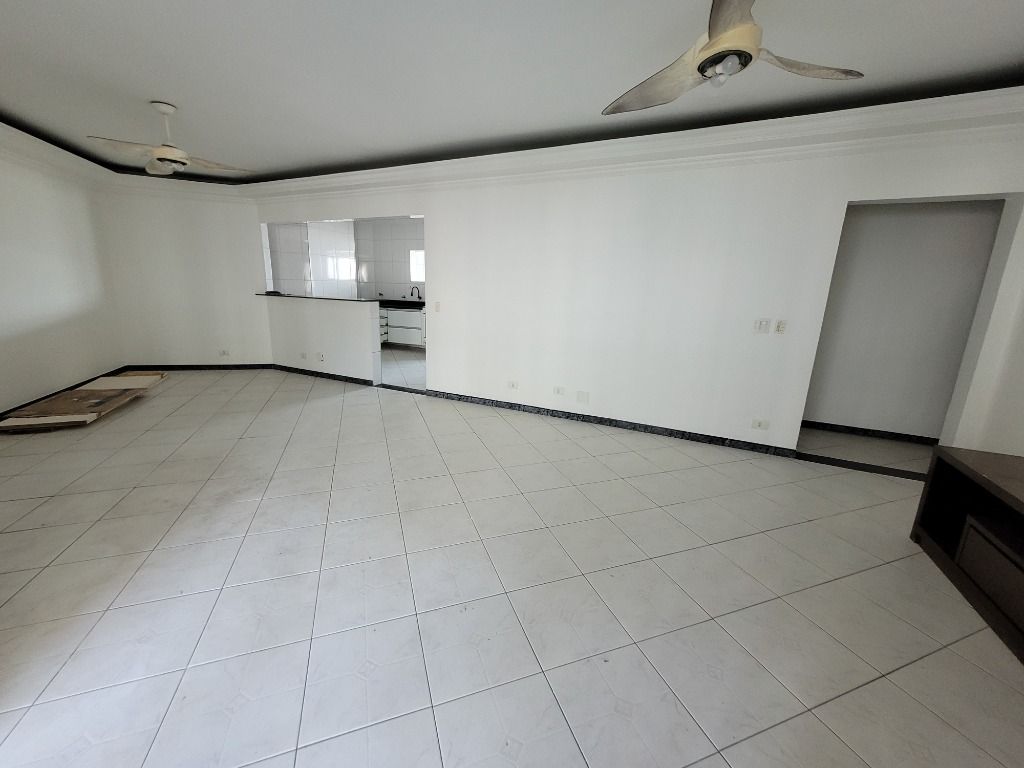 Apartamento à venda com 4 quartos, 140m² - Foto 3