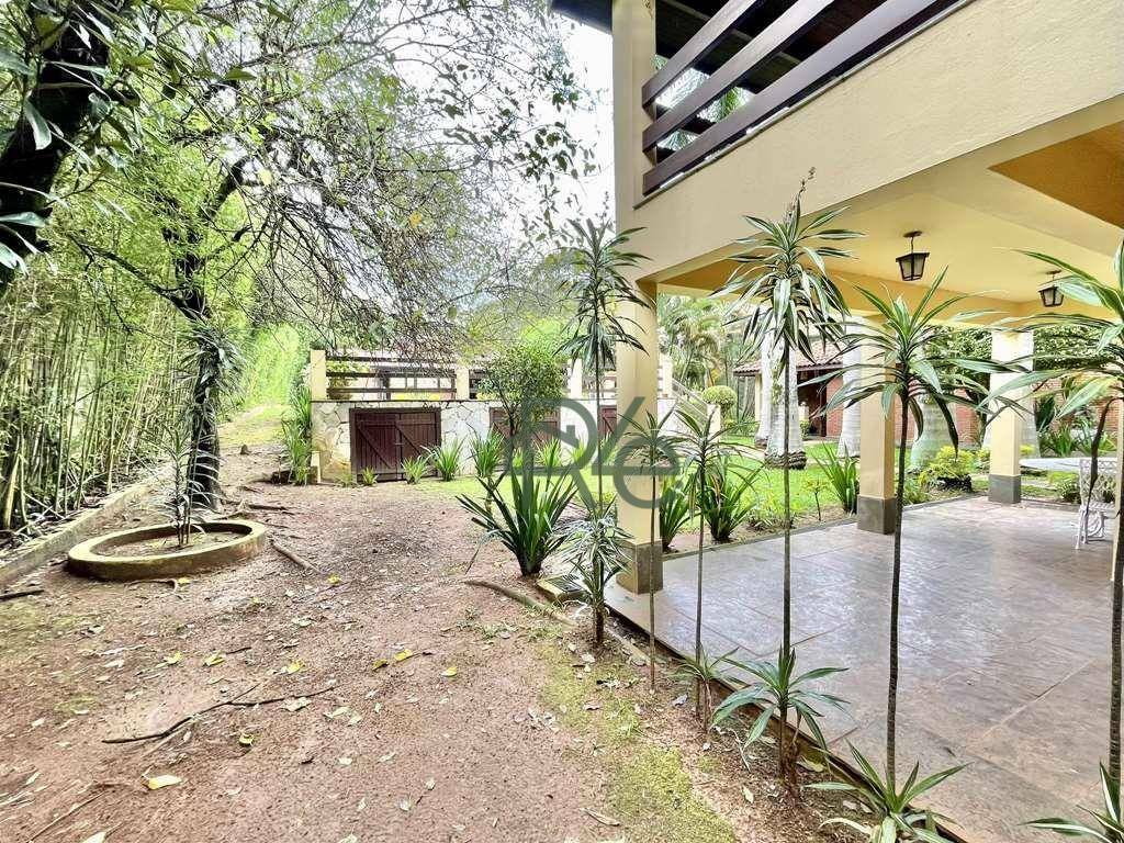 Casa de Condomínio à venda com 4 quartos, 428m² - Foto 13