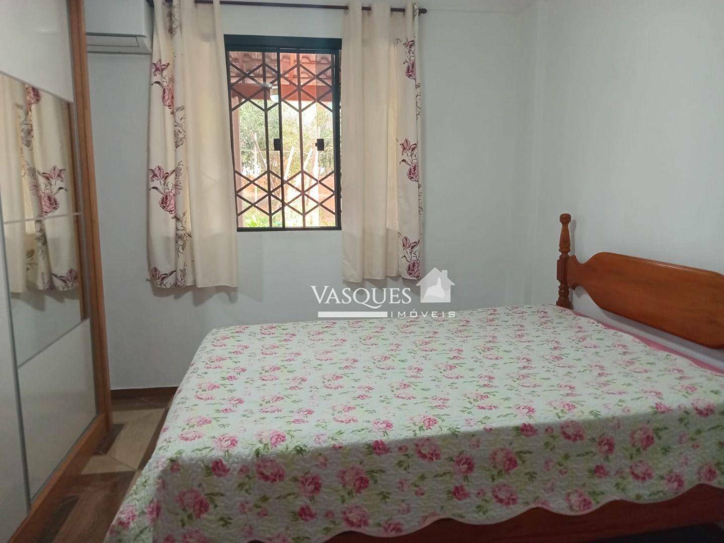 Casa à venda com 3 quartos, 200m² - Foto 8