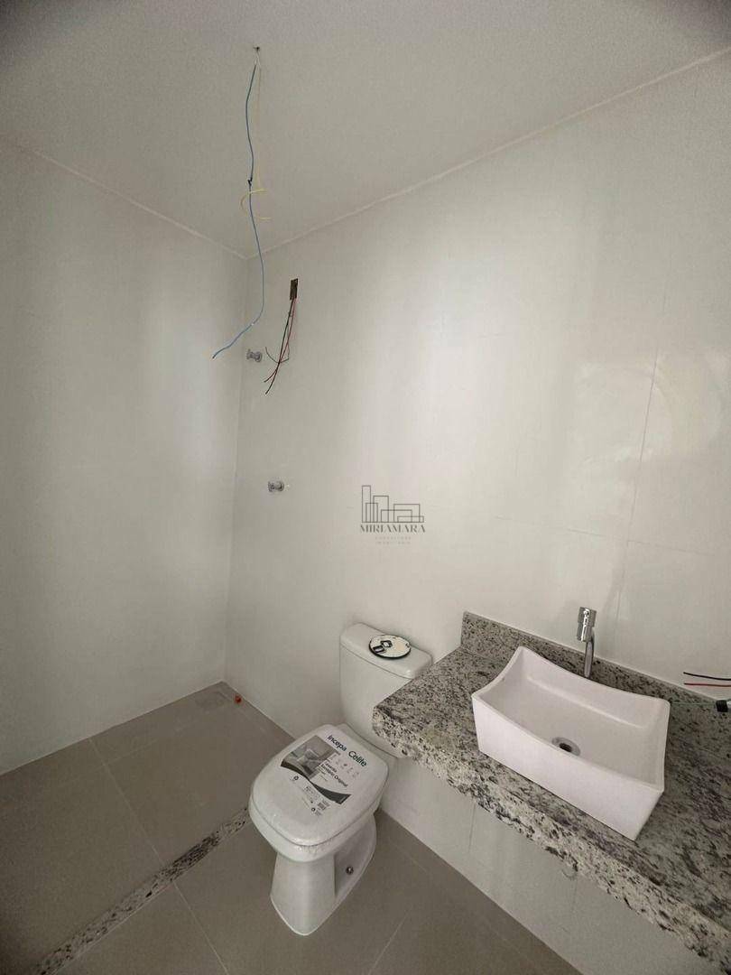 Apartamento à venda com 2 quartos, 70m² - Foto 4