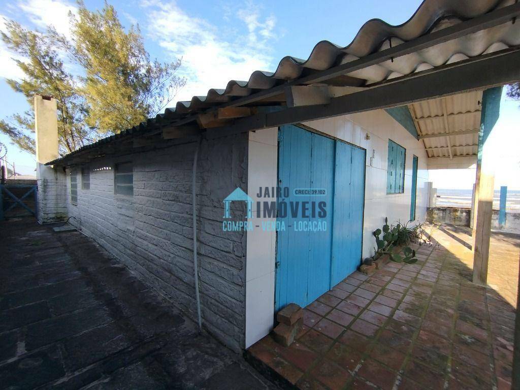 Casa à venda com 2 quartos, 130m² - Foto 2