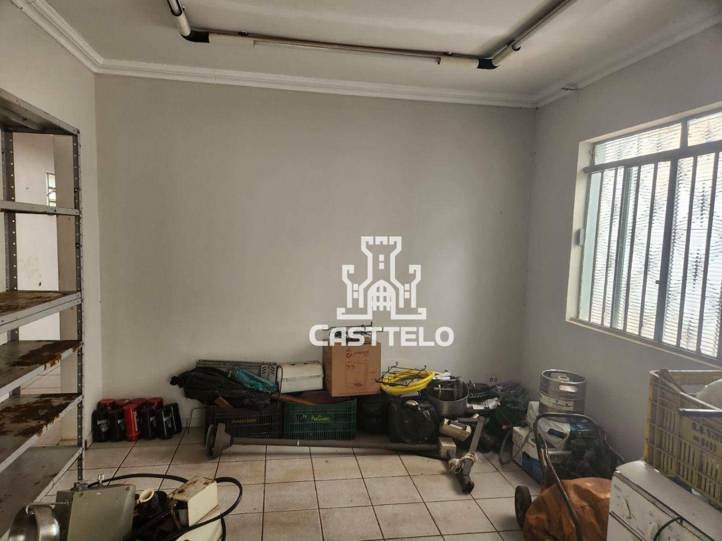 Casa à venda com 5 quartos, 183m² - Foto 4