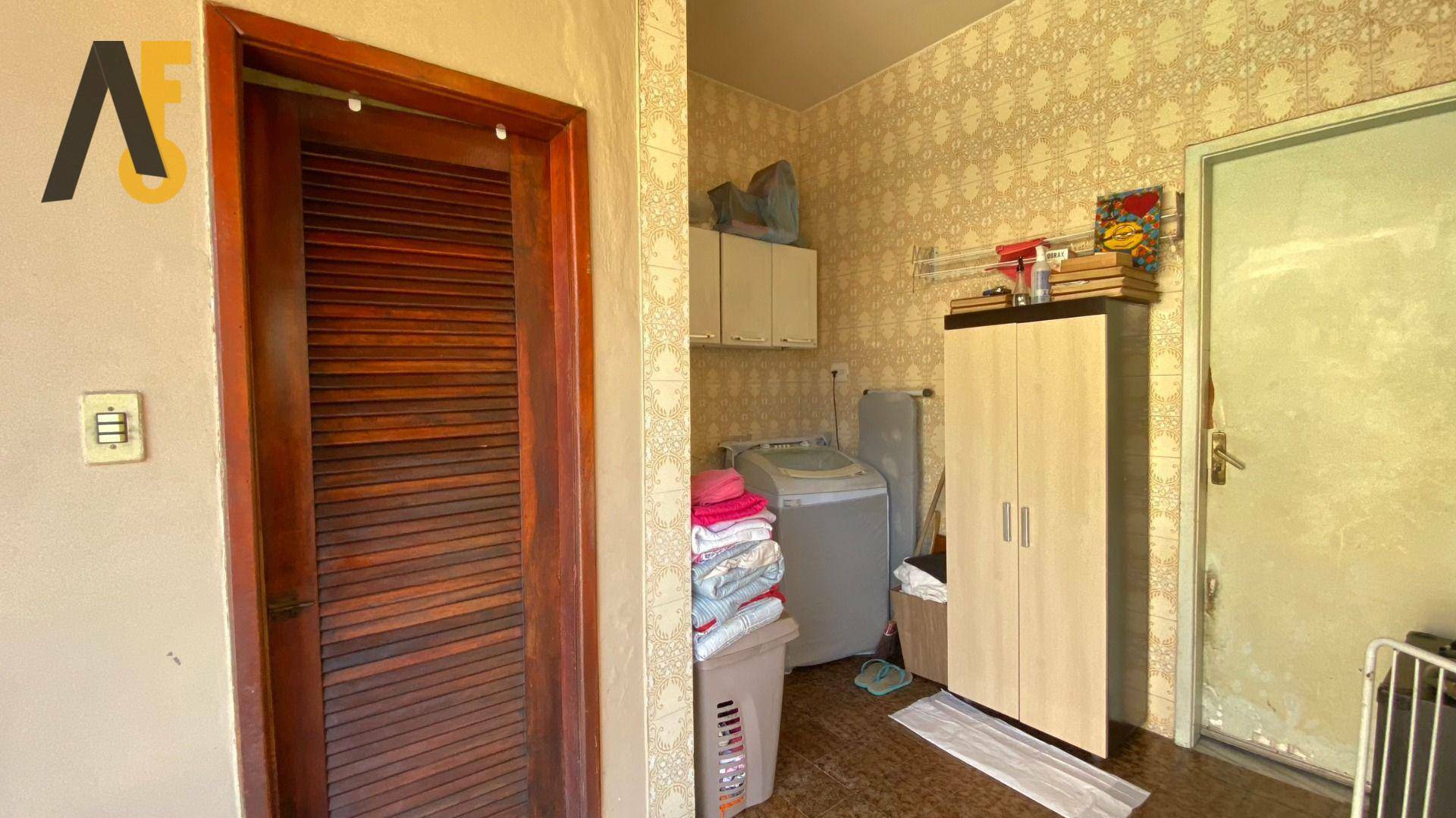 Casa à venda com 3 quartos, 180m² - Foto 31