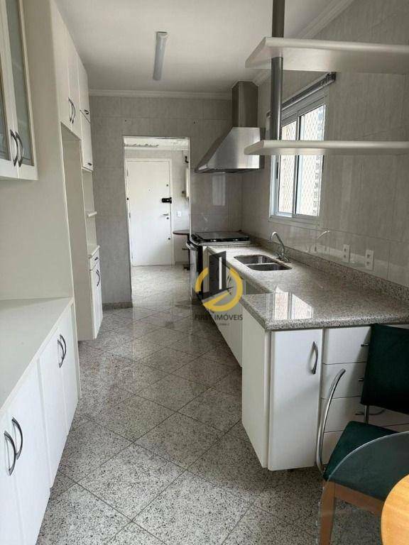 Apartamento à venda com 3 quartos, 131m² - Foto 2