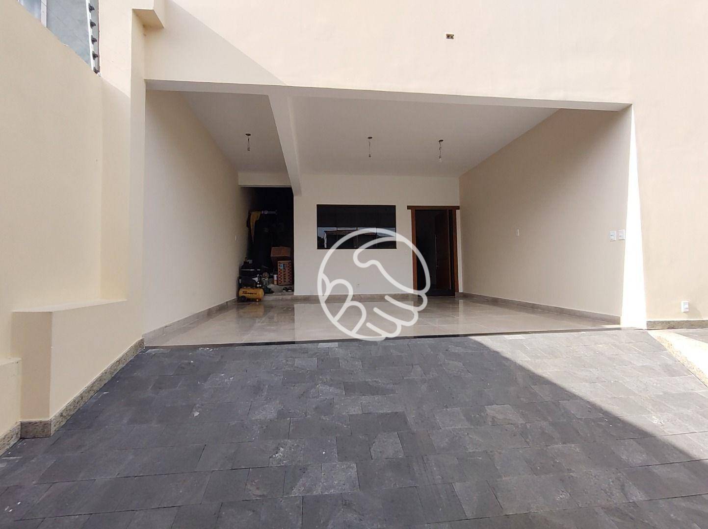 Casa, 4 quartos, 210 m² - Foto 1