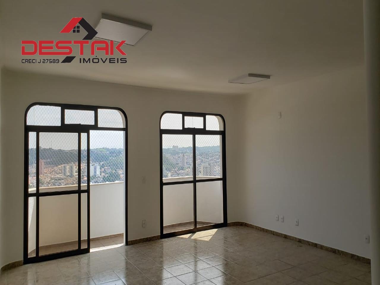 Apartamento para alugar com 3 quartos, 206m² - Foto 2