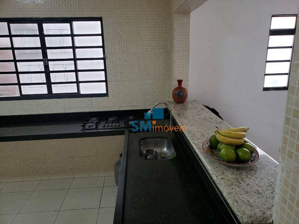 Sobrado à venda com 5 quartos, 220m² - Foto 4