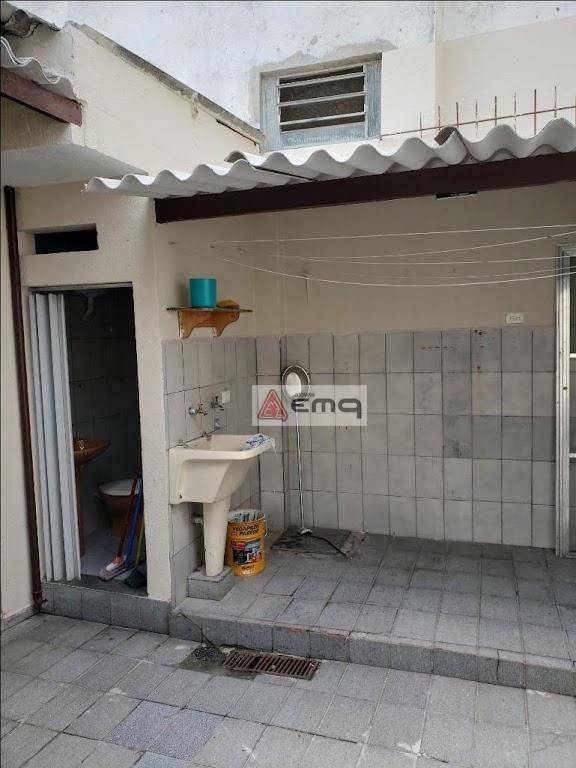 Casa para alugar com 2 quartos, 120m² - Foto 11