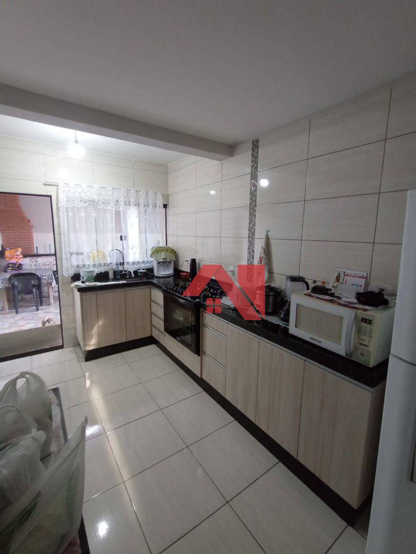 Casa à venda com 2 quartos, 150m² - Foto 2